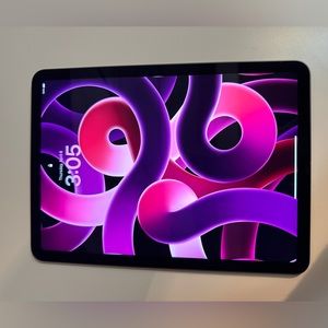 64GB Black 11” M1 iPad Air 5 w/ 11” Magic Keyboard, Off brand Apple Pencil